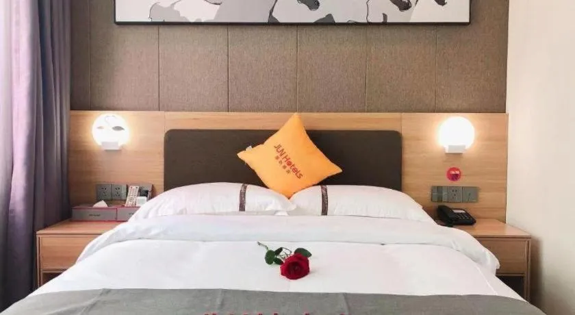 Bed in Jun Hotel Guangdong Zhanjiang Xiashan South Railway Station
