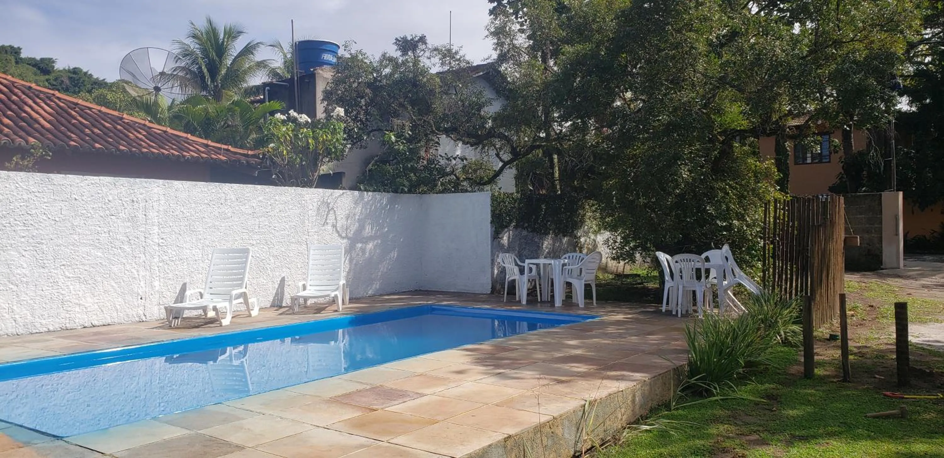 Swimming pool in Dorm Céu Azul