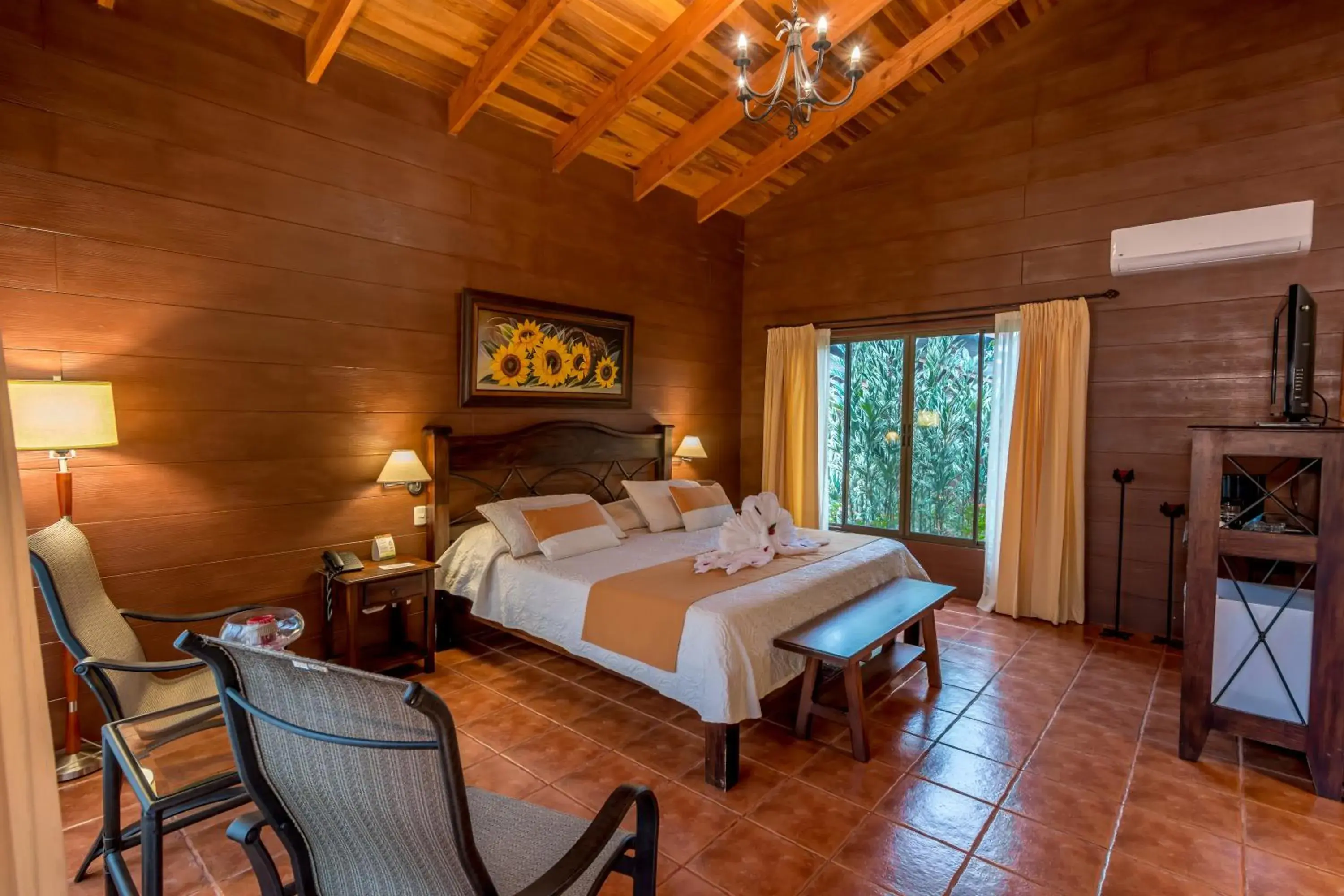 Romantic Villa with Hot Tub in Hotel El Silencio del Campo Romantic Villa with Hot Tub in Hotel El Silencio del Campo