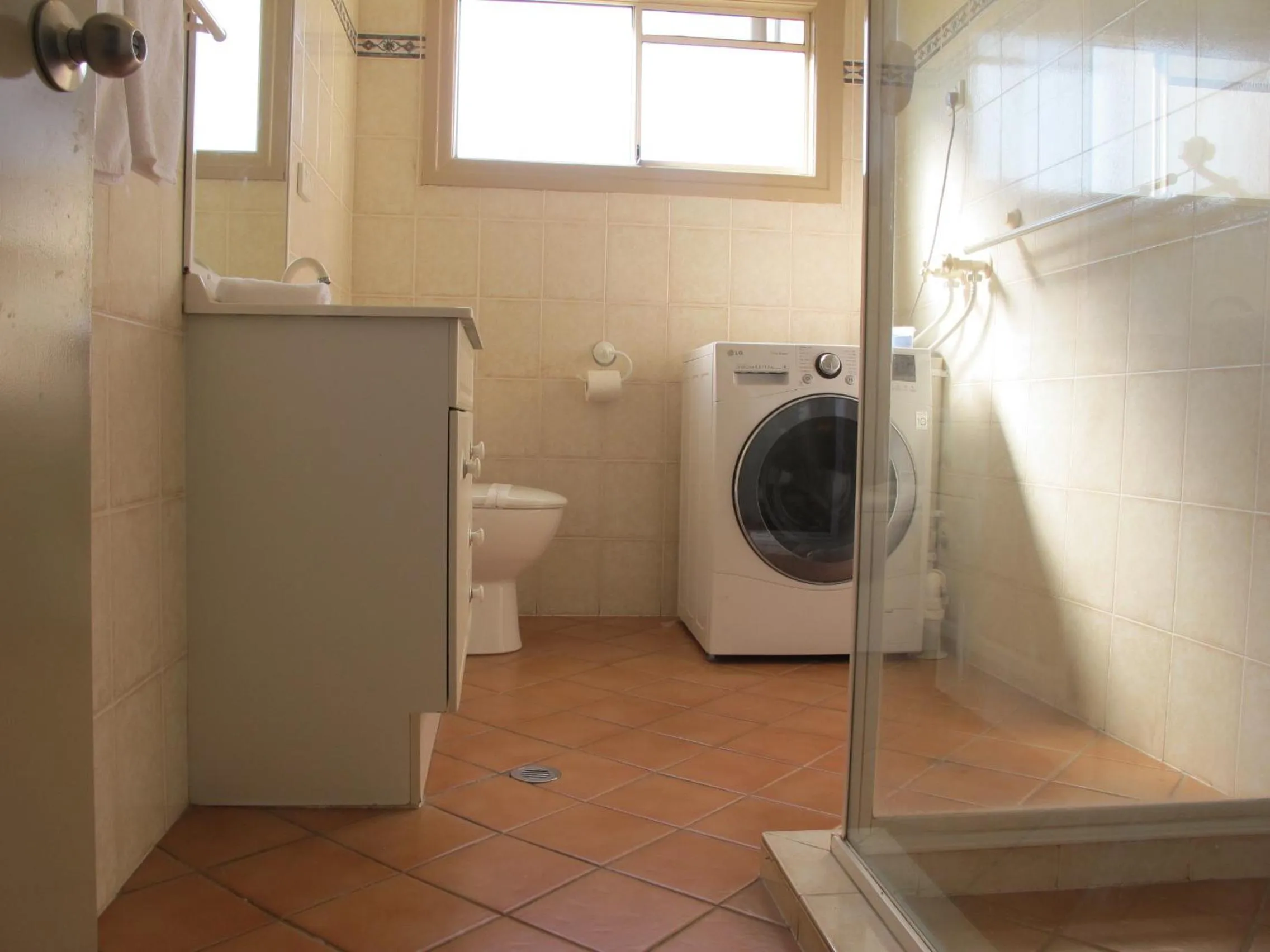 Bathroom in Hampton Court Apartments
