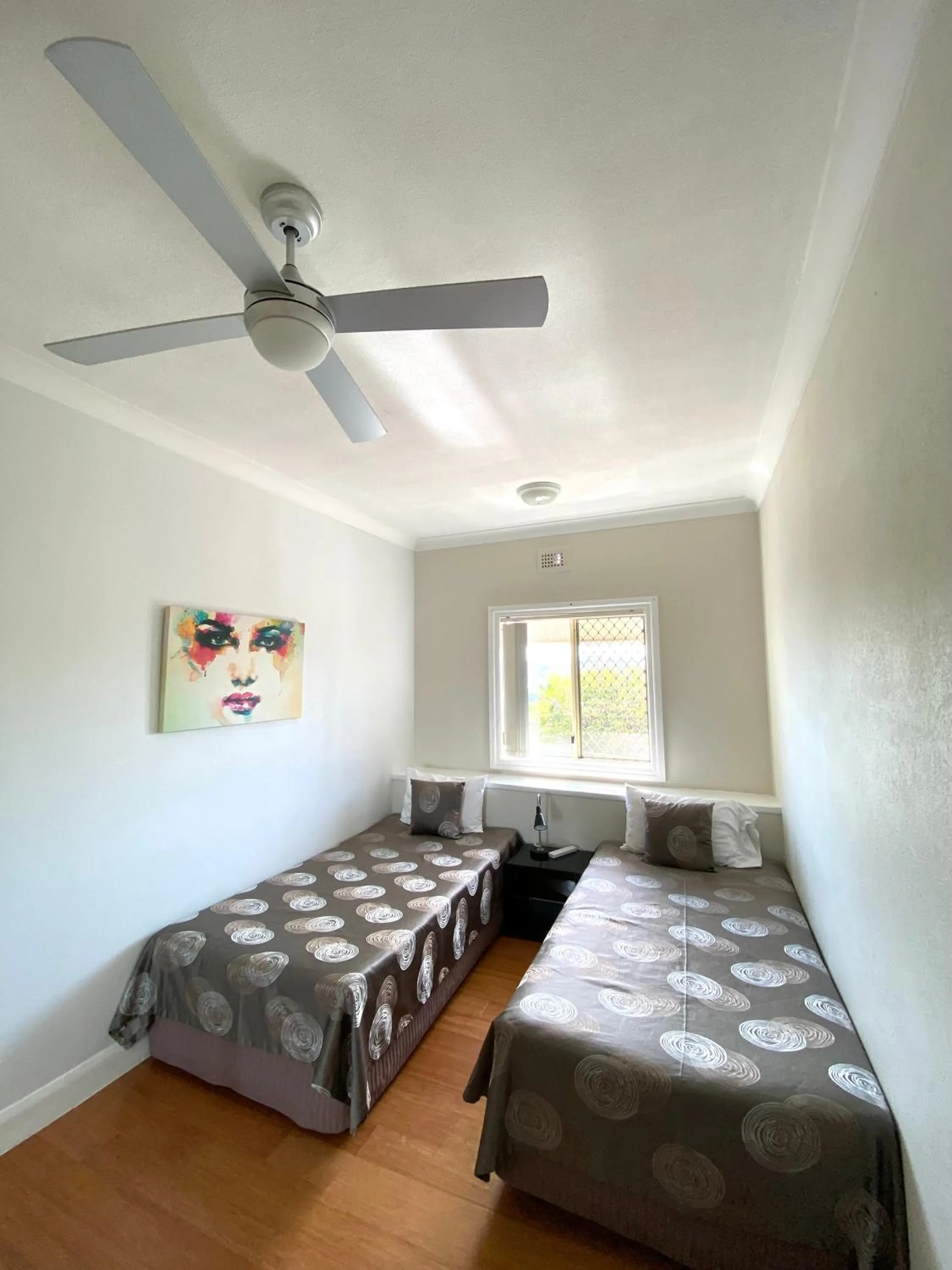 Bed in Hampton Court Apartments