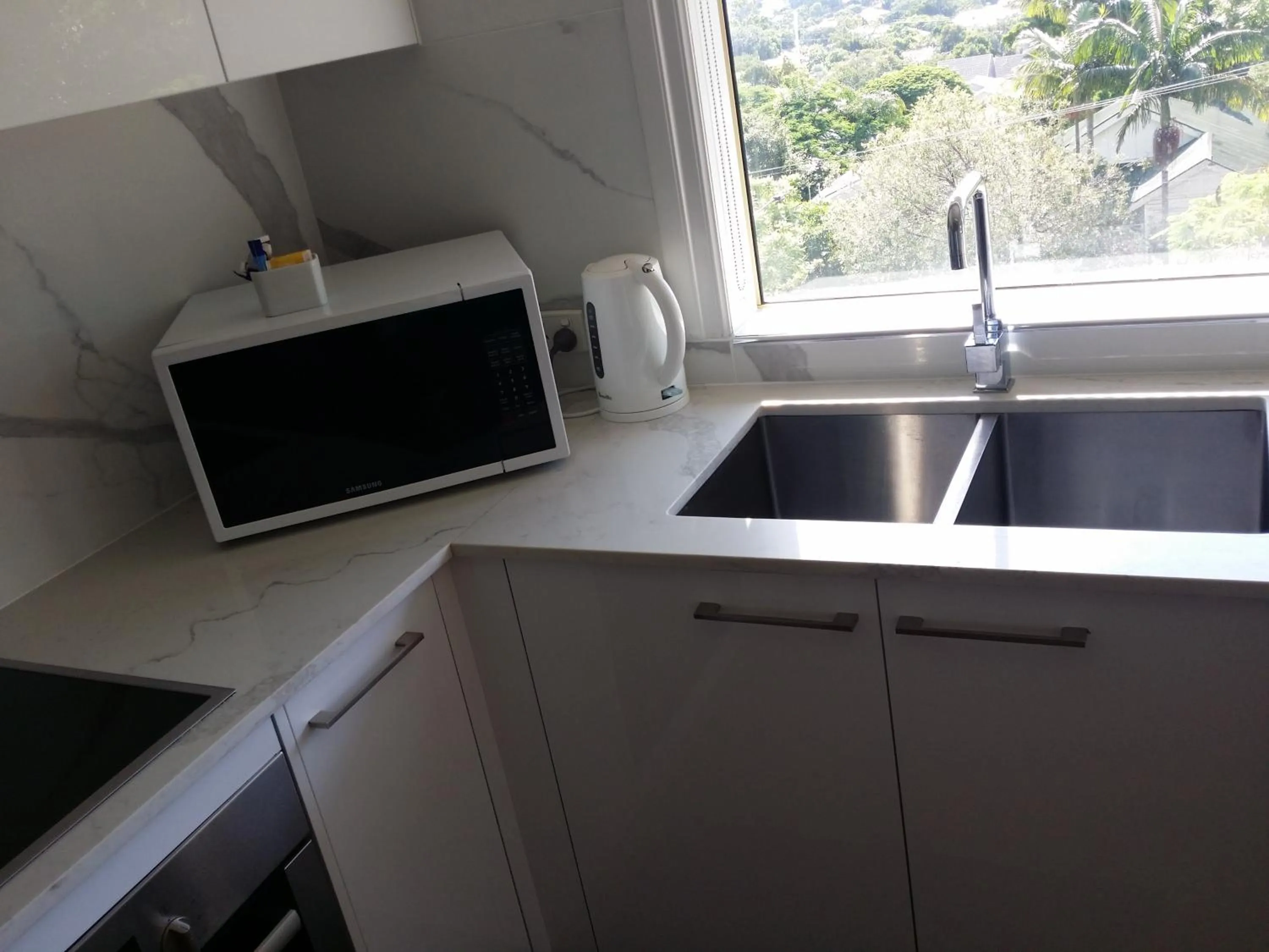 Shower in Hampton Court Apartments