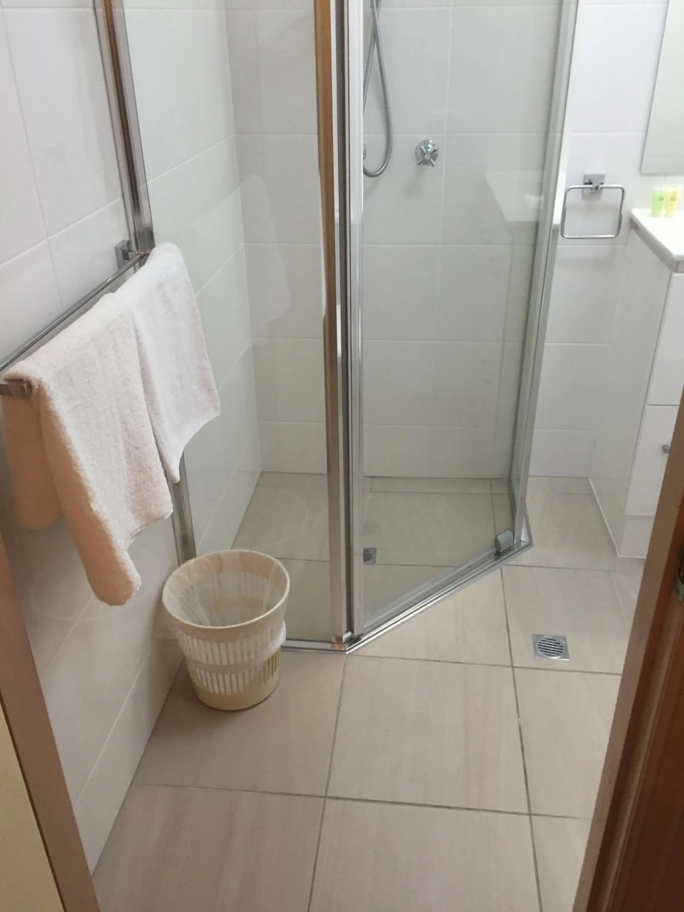 Bathroom in Hampton Court Apartments