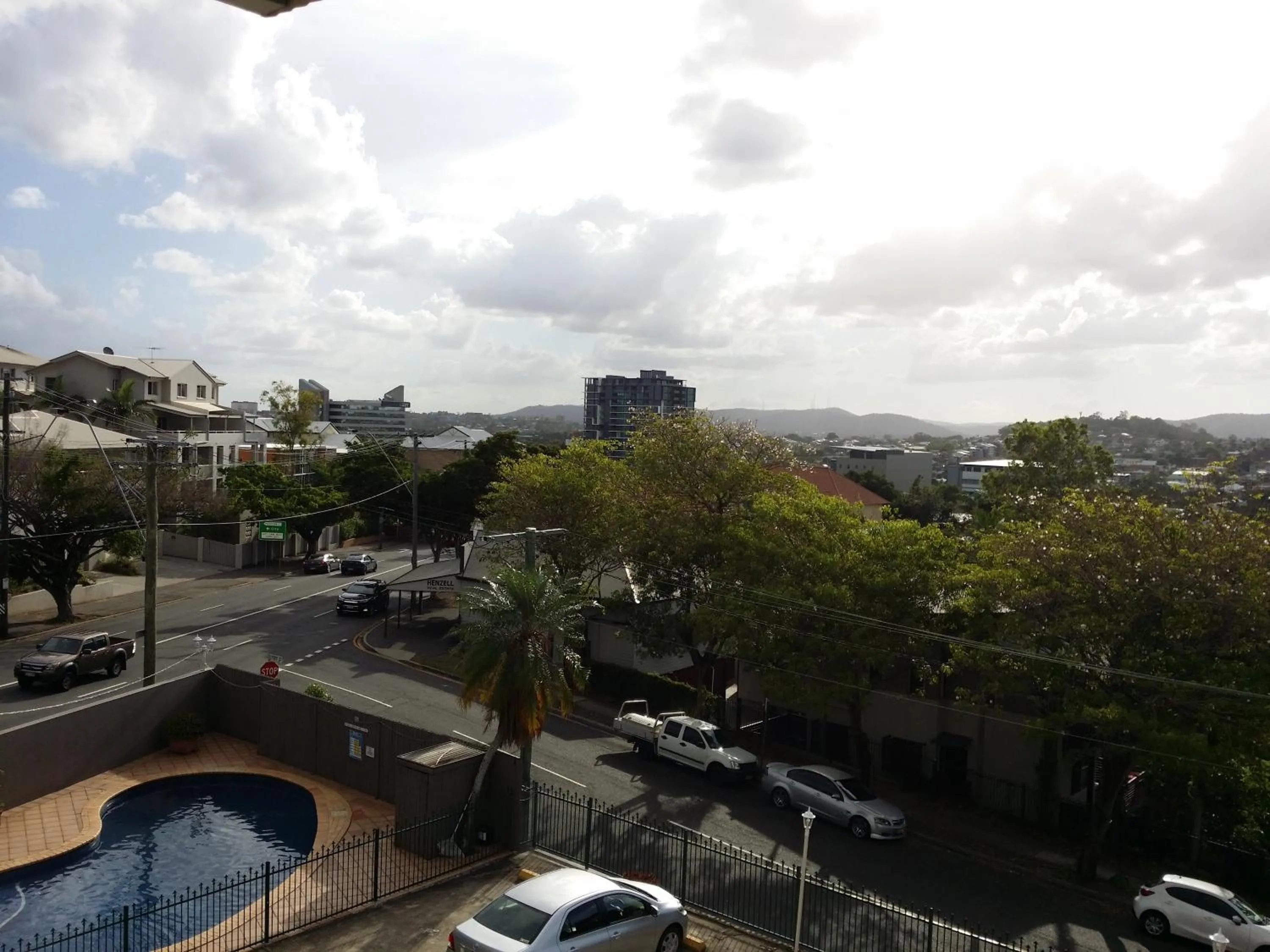 Mountain view in Hampton Court Apartments