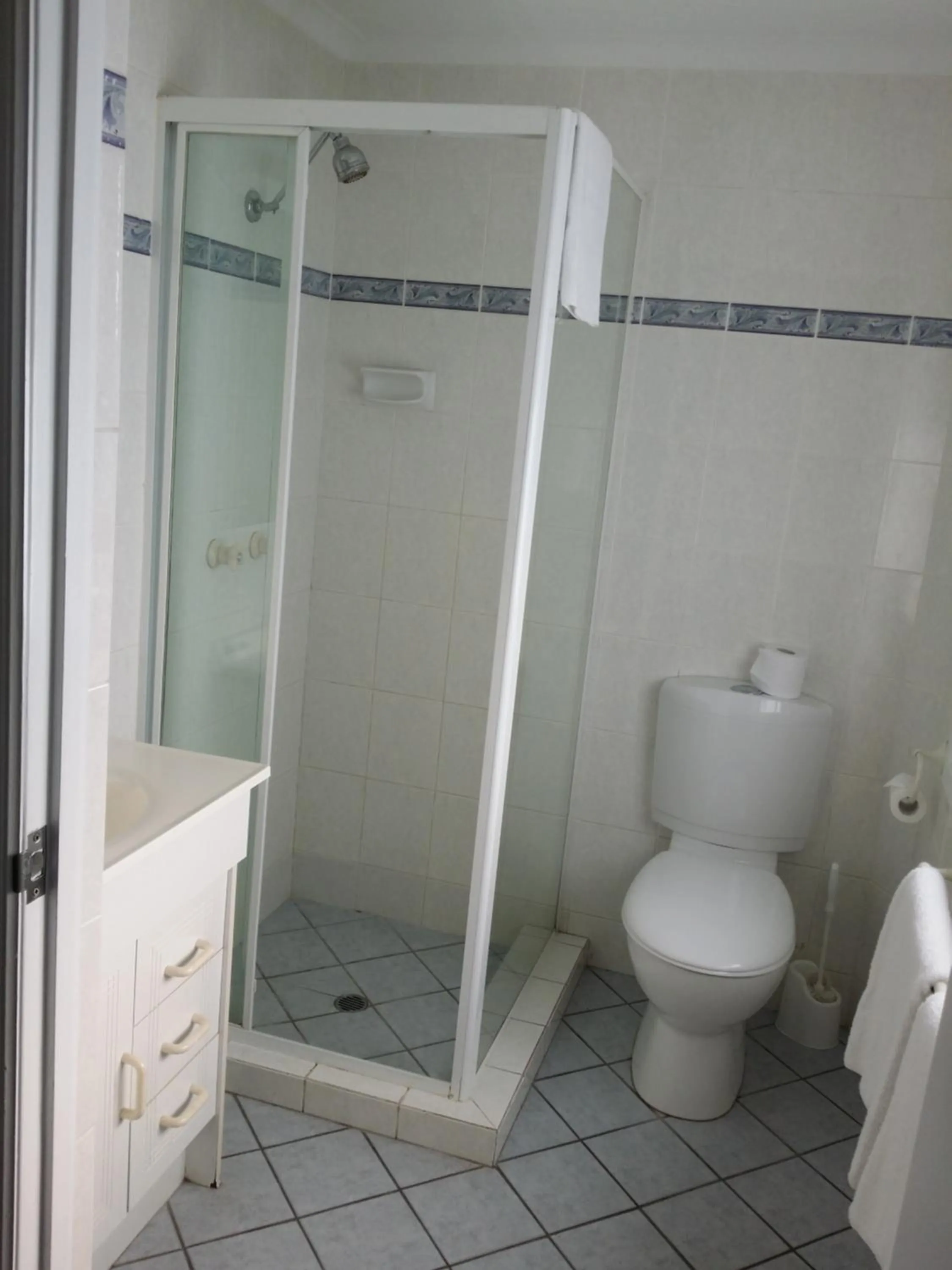 Bathroom in Hampton Court Apartments