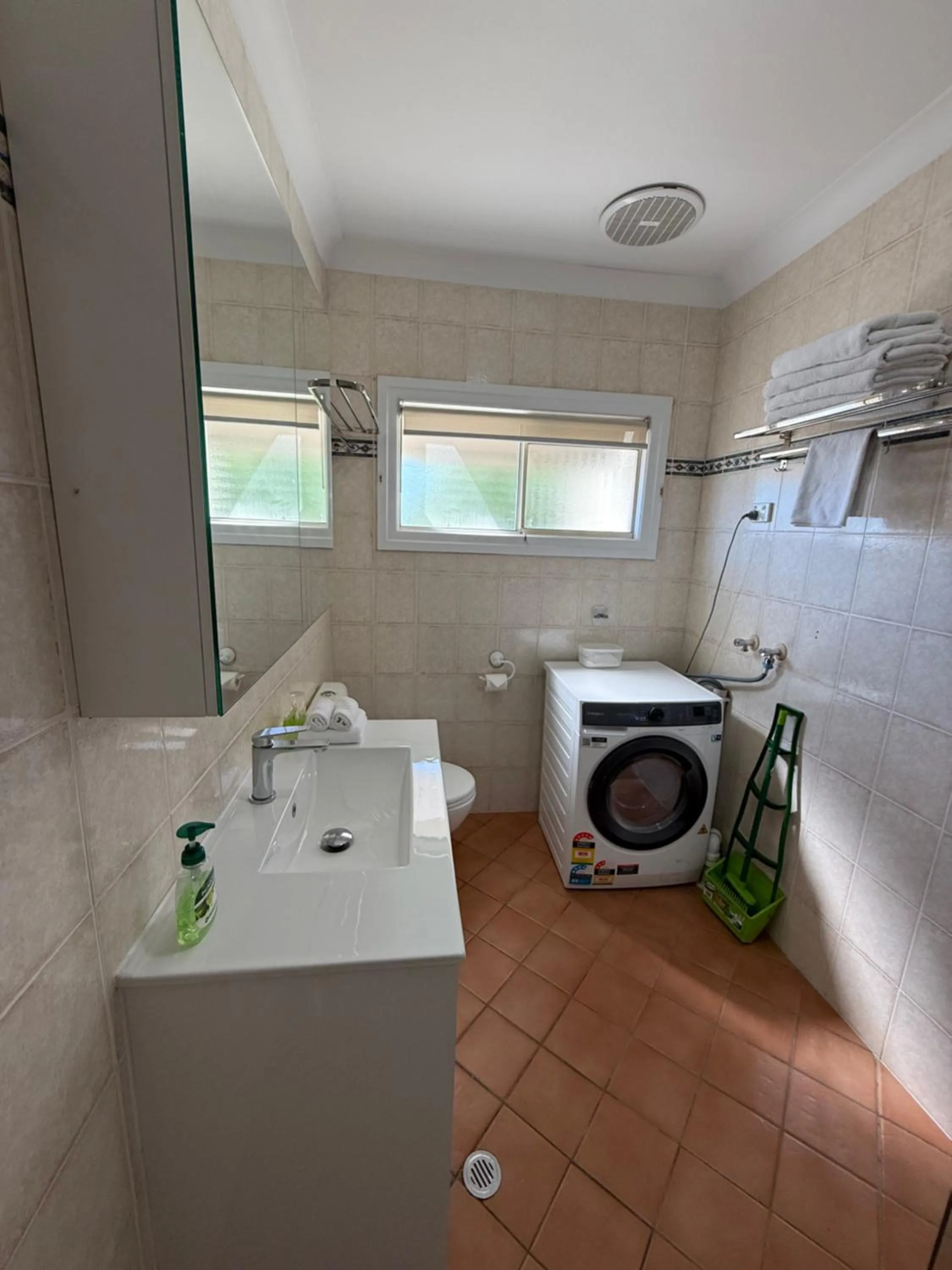 Bathroom in Hampton Court Apartments