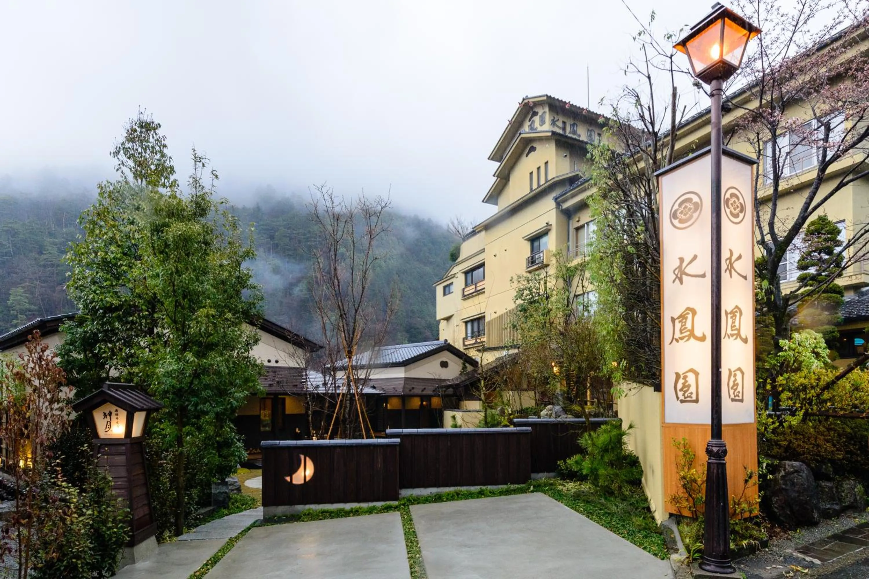 Facade/entrance in Suihoen