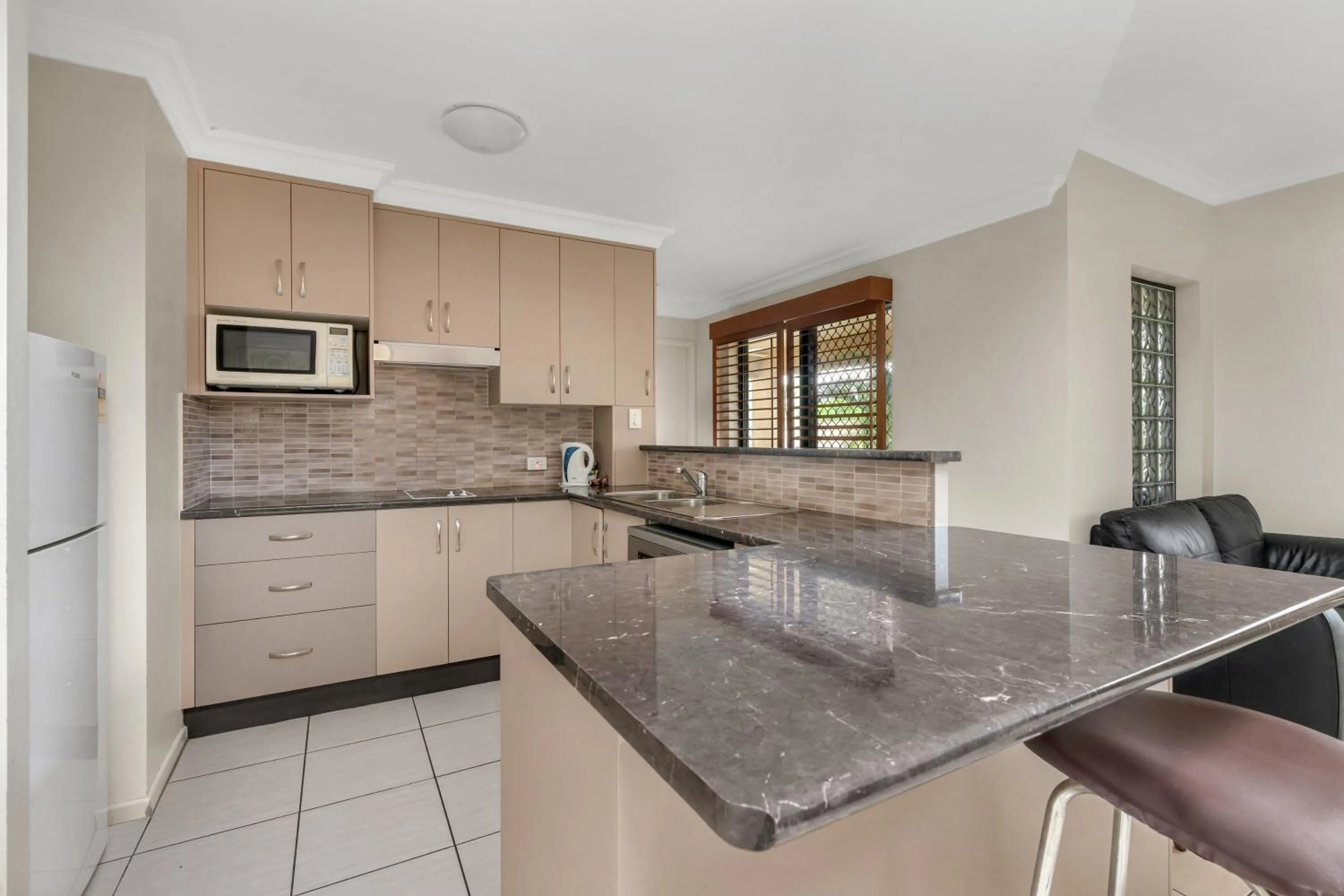 Western Gateway Motel and Apartments