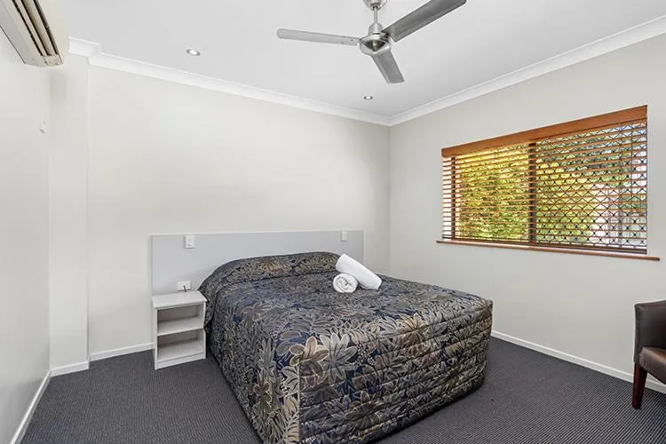 Bed in Western Gateway Motel and Apartments