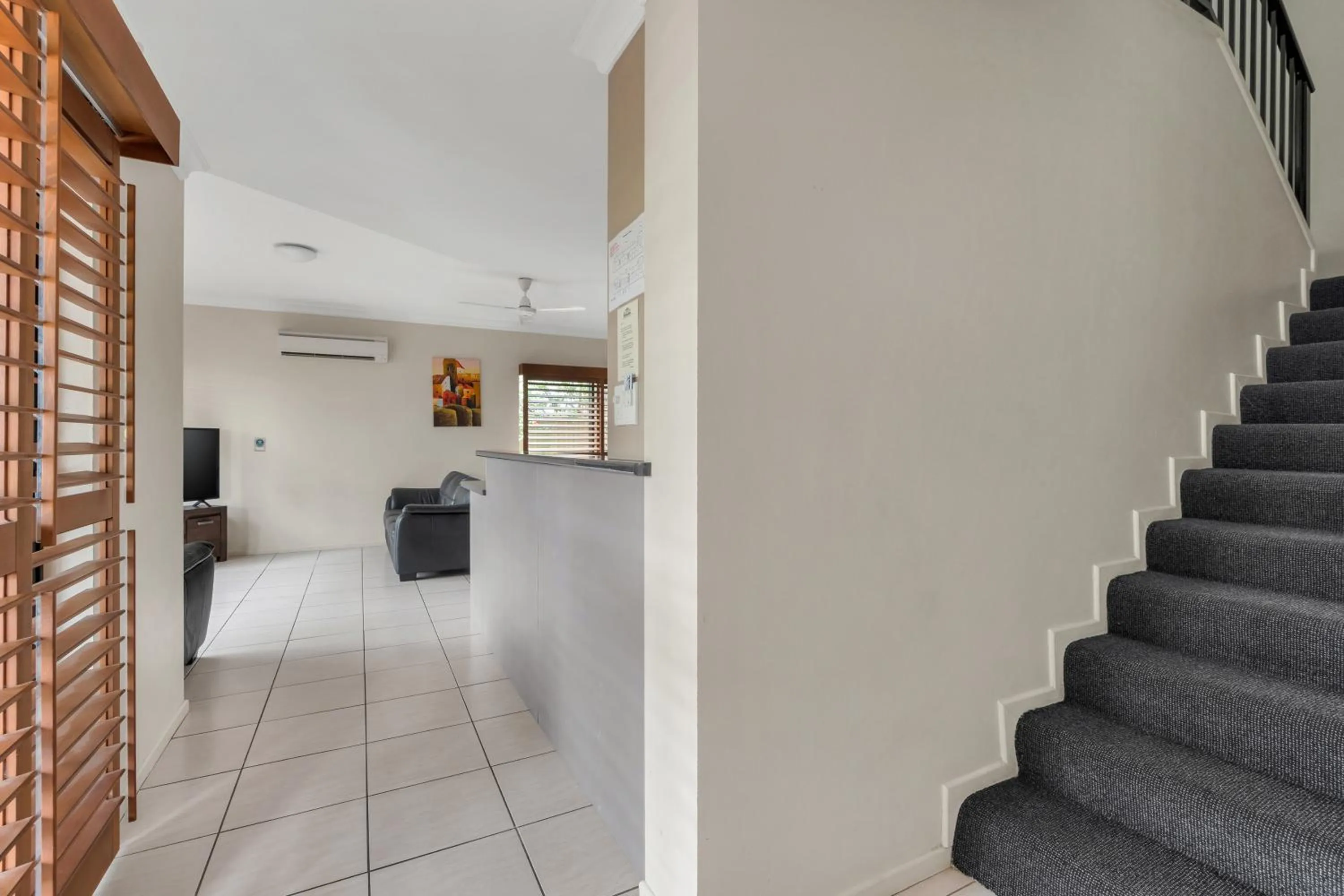 Western Gateway Motel and Apartments