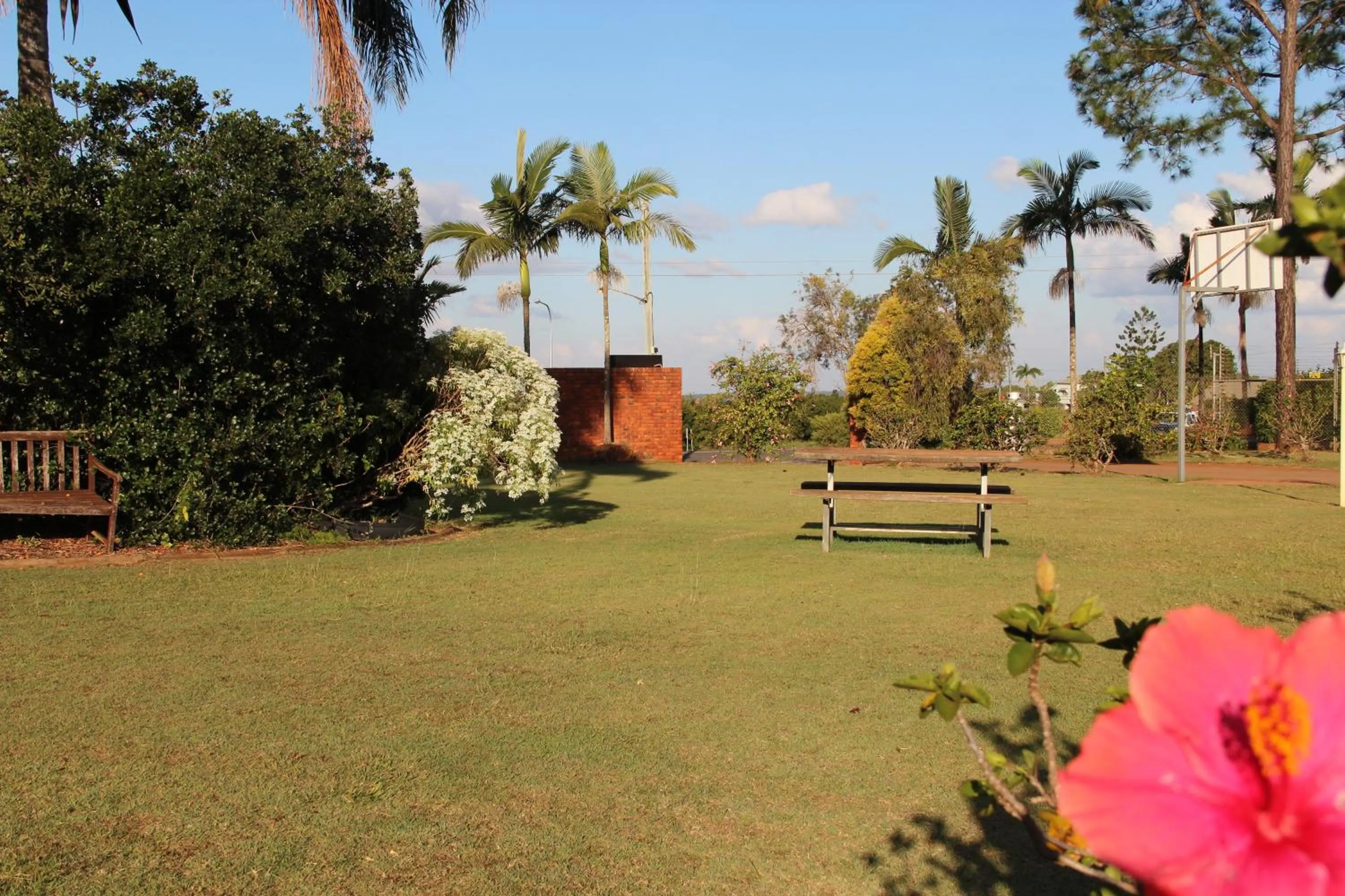 Area and facilities in Childers Gateway Motor Inn