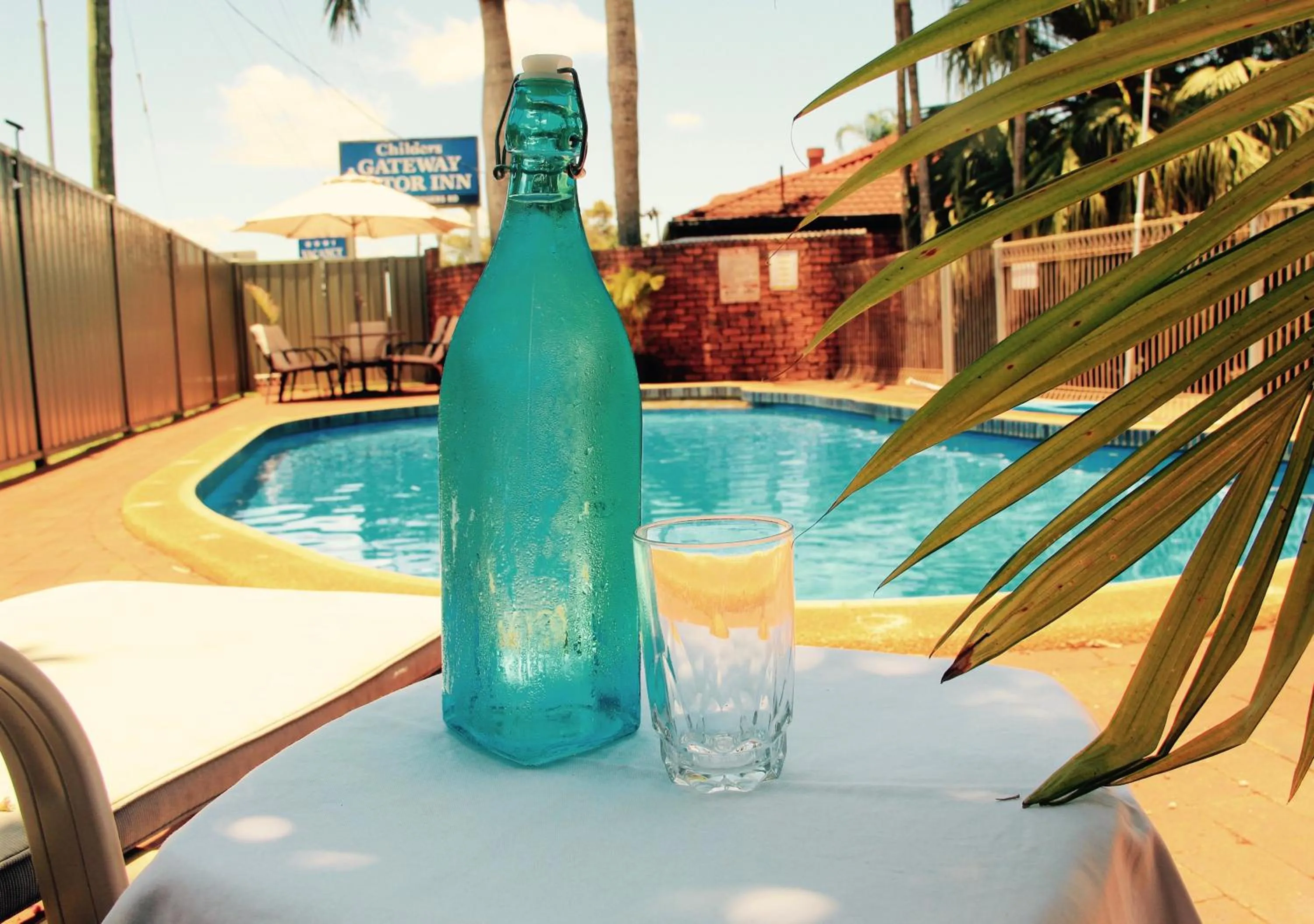 Swimming pool in Childers Gateway Motor Inn