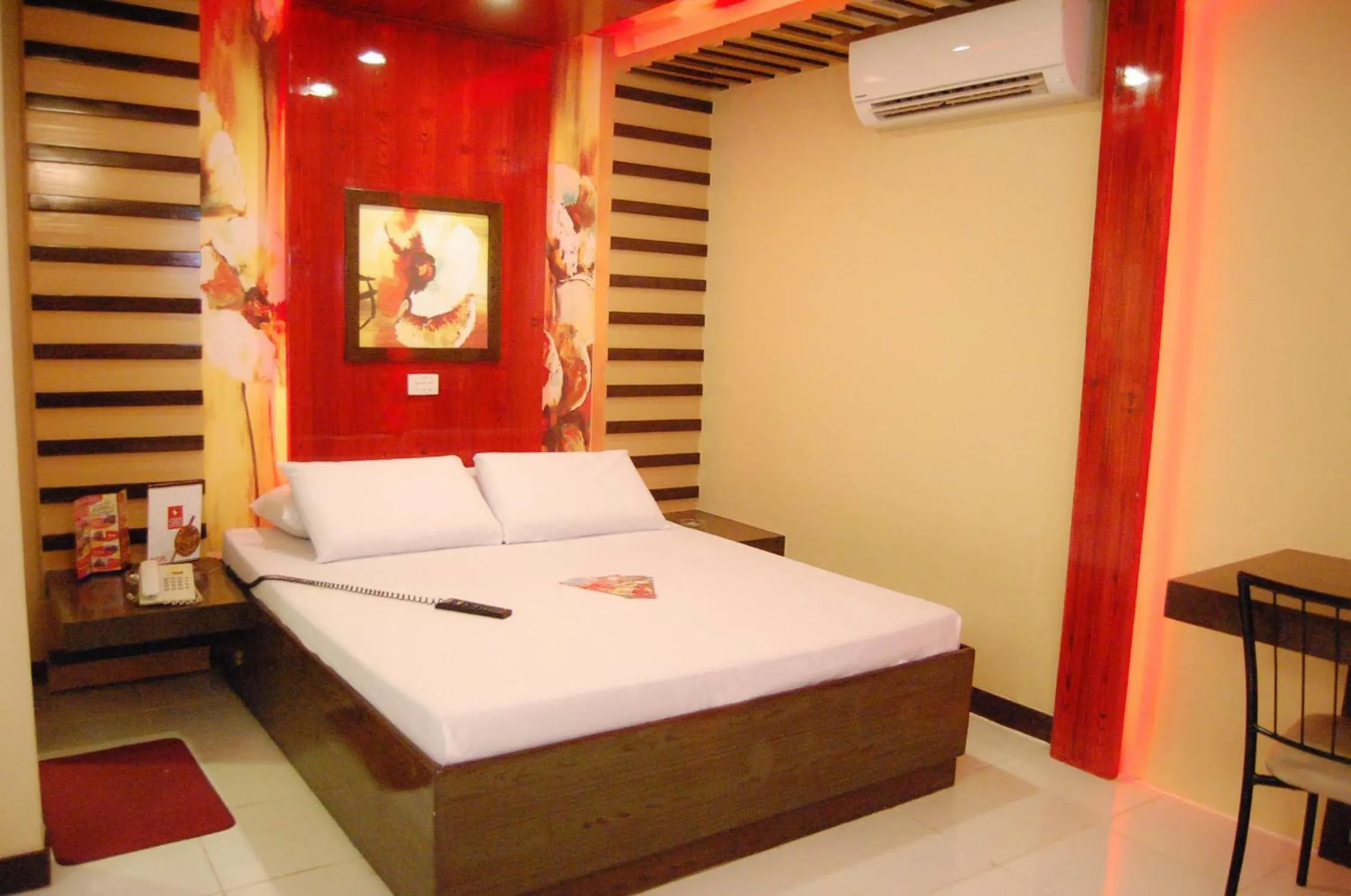 Bedroom, Bed in Hotel Sogo Quezon Avenue