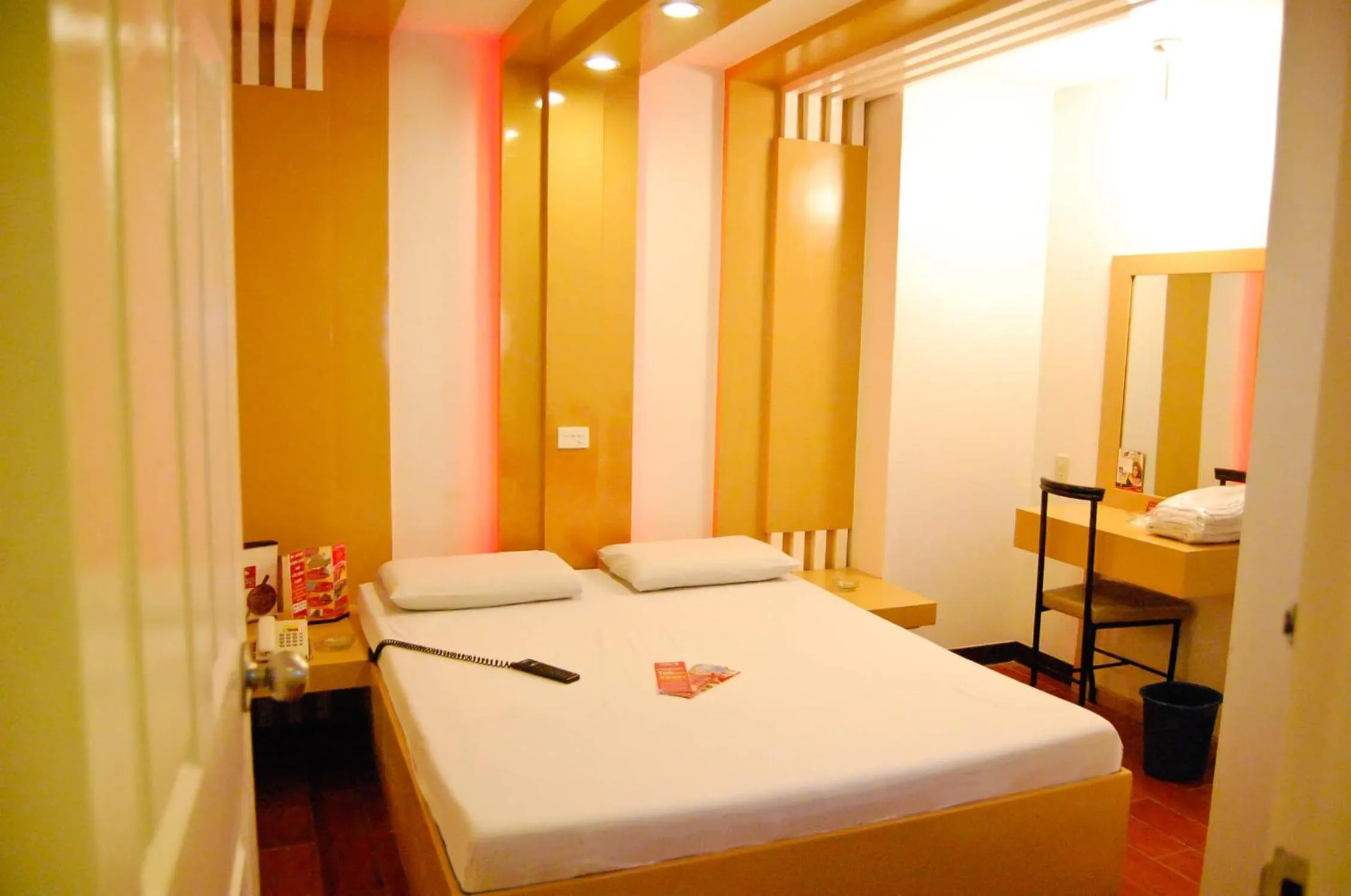 Bedroom, Bed in Hotel Sogo Quezon Avenue