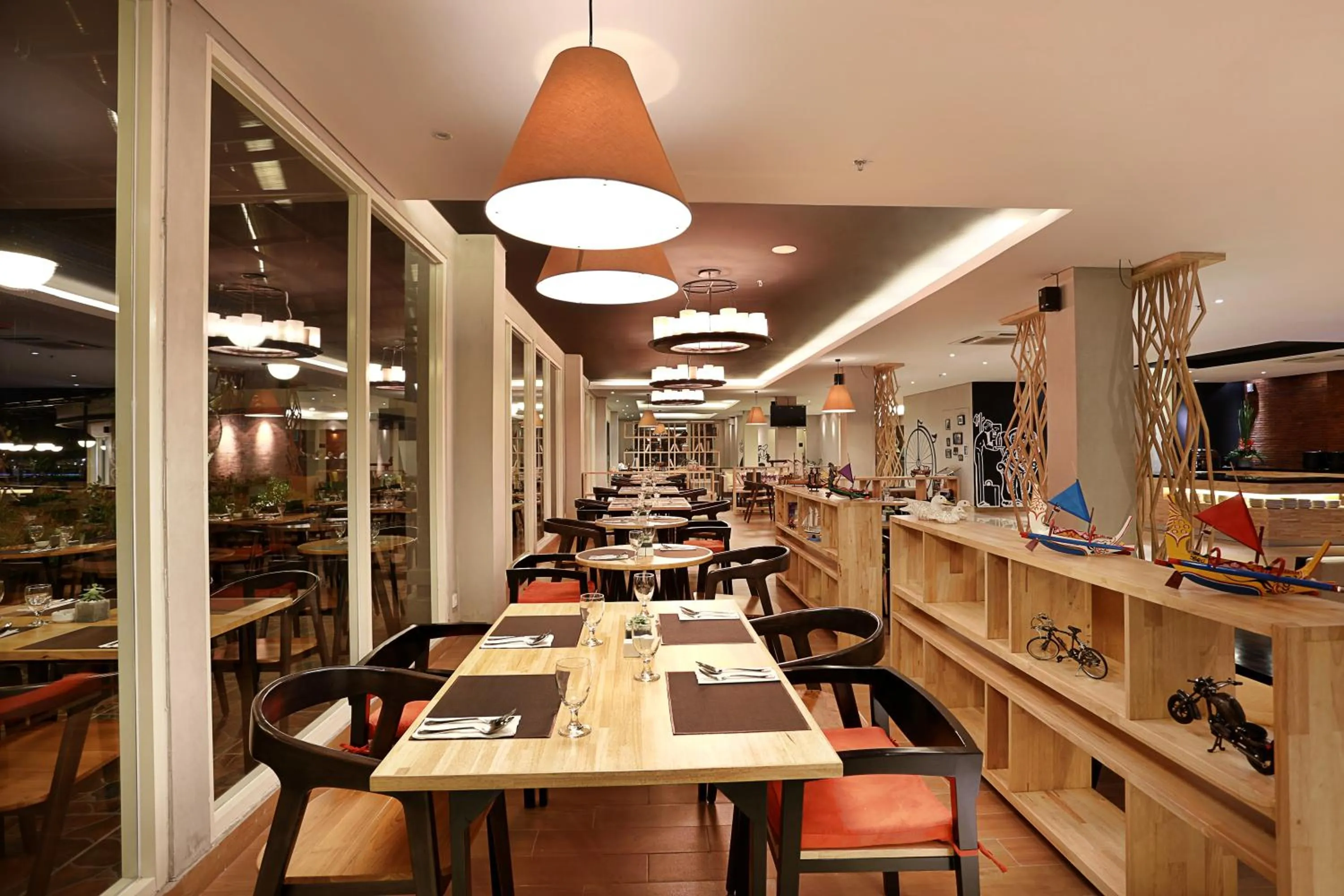 Restaurant/places to eat in Azana Boutique Hotel Denpasar