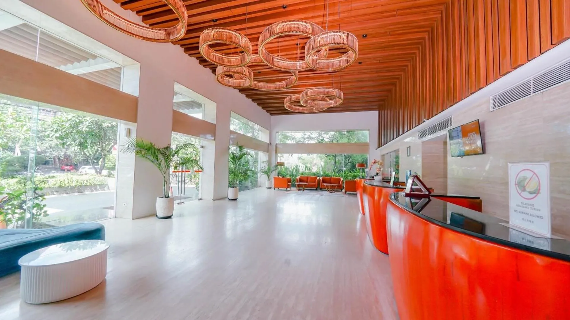 Lobby or reception in HARRIS Hotel Kuta Galleria