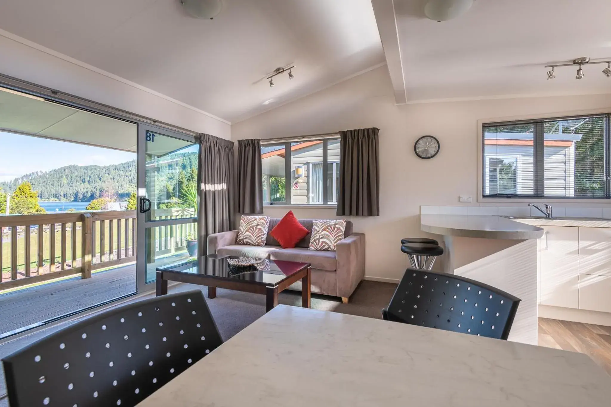 Deluxe Cabin with Lake View in Blue Lake TOP 10 Holiday Park Deluxe Cabin with Lake View in Blue Lake TOP 10 Holiday Park