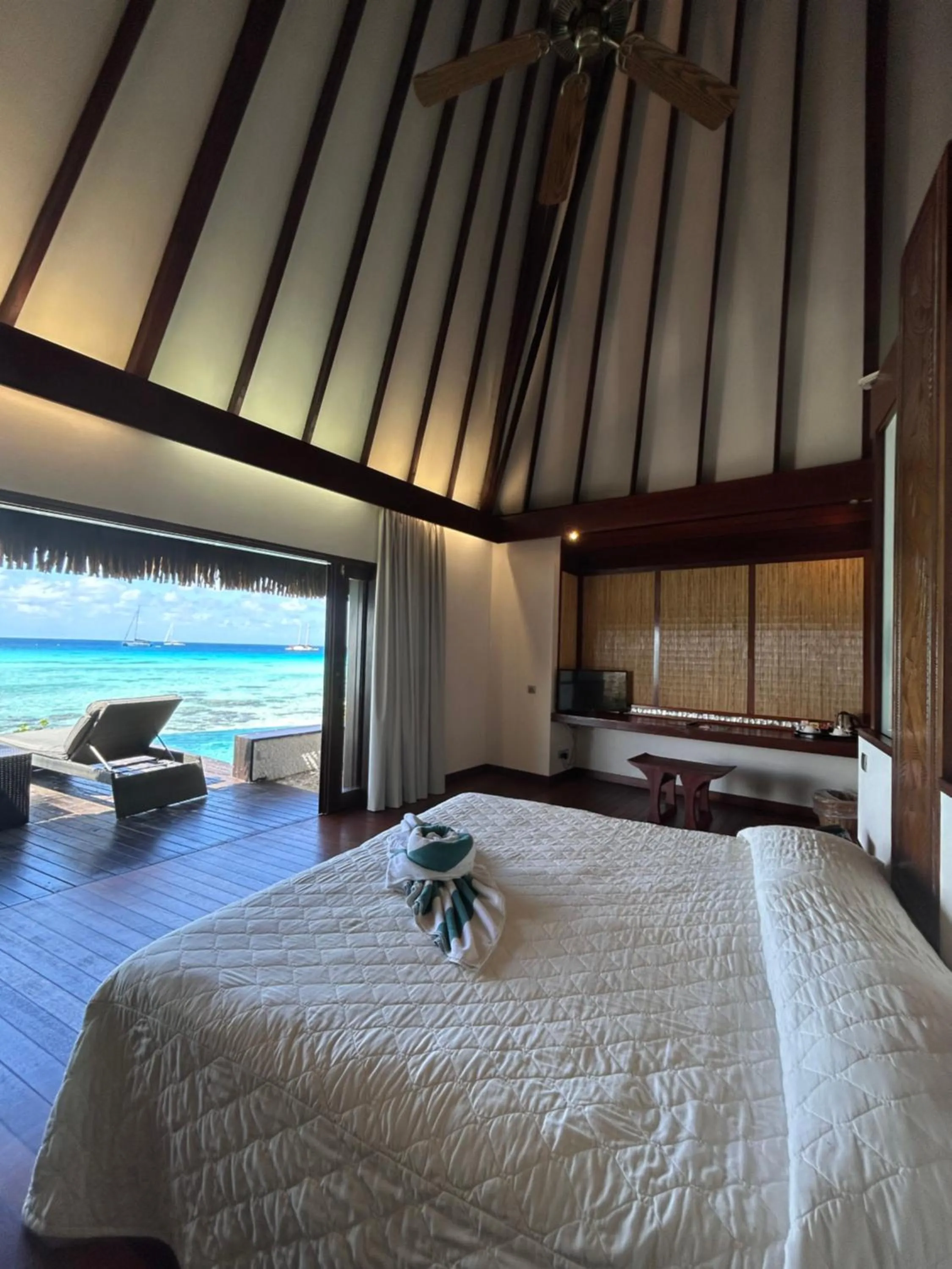 Bedroom, Bed in Hotel Kia Ora Resort & Spa