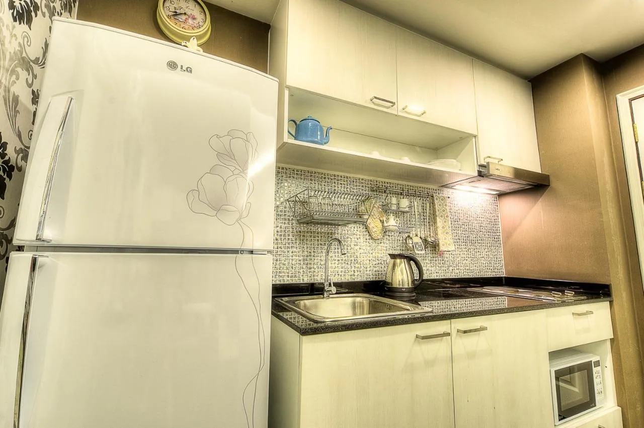 Kitchen or kitchenette in The Title Boutique Phuket