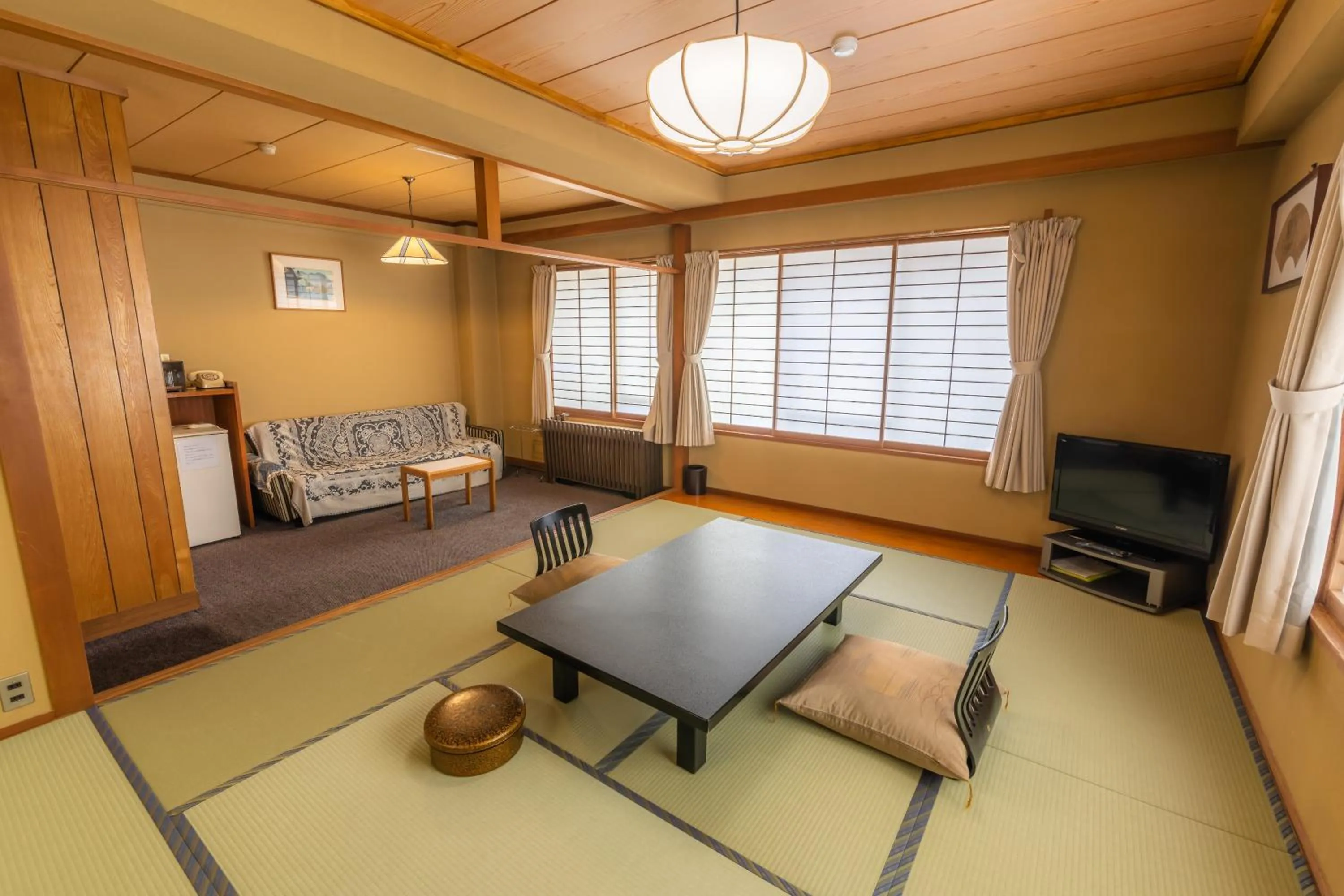 Photo of the whole room in Yumotoya