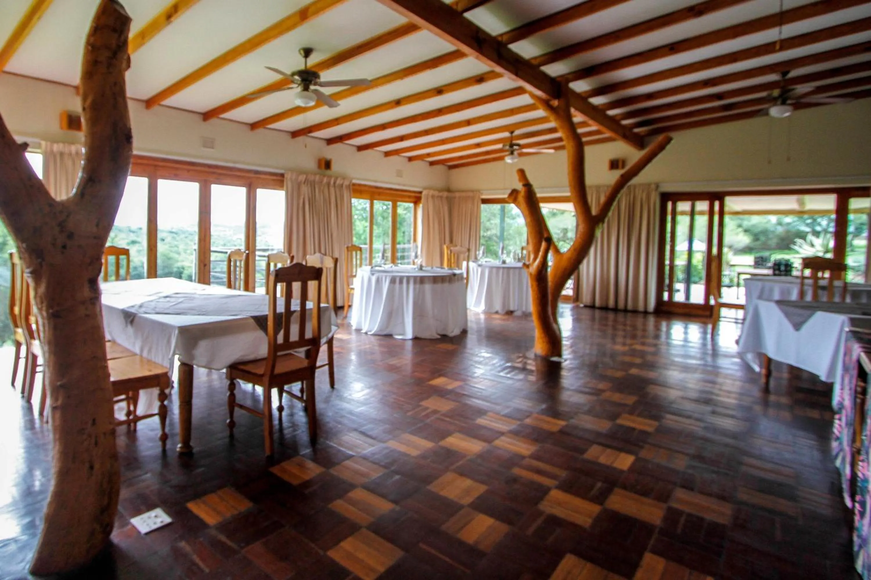 Restaurant/places to eat in Spion Kop Lodge