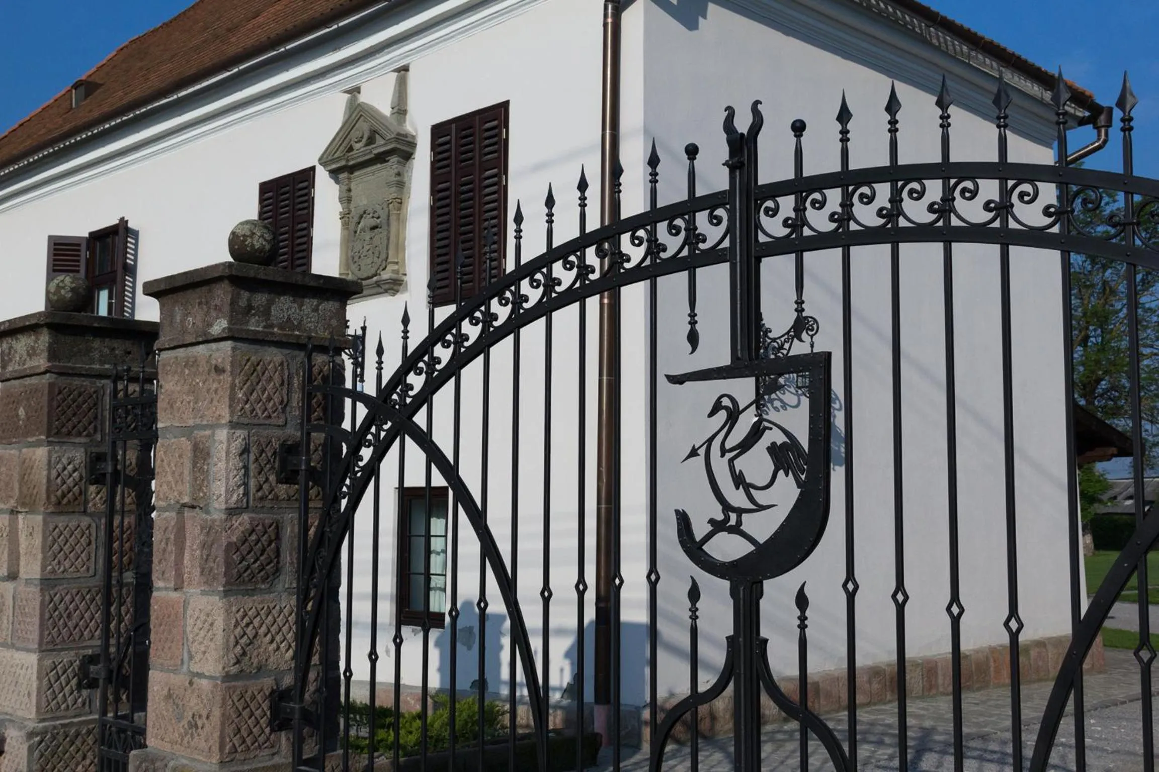 Facade/entrance in Castle Hotel Daniel