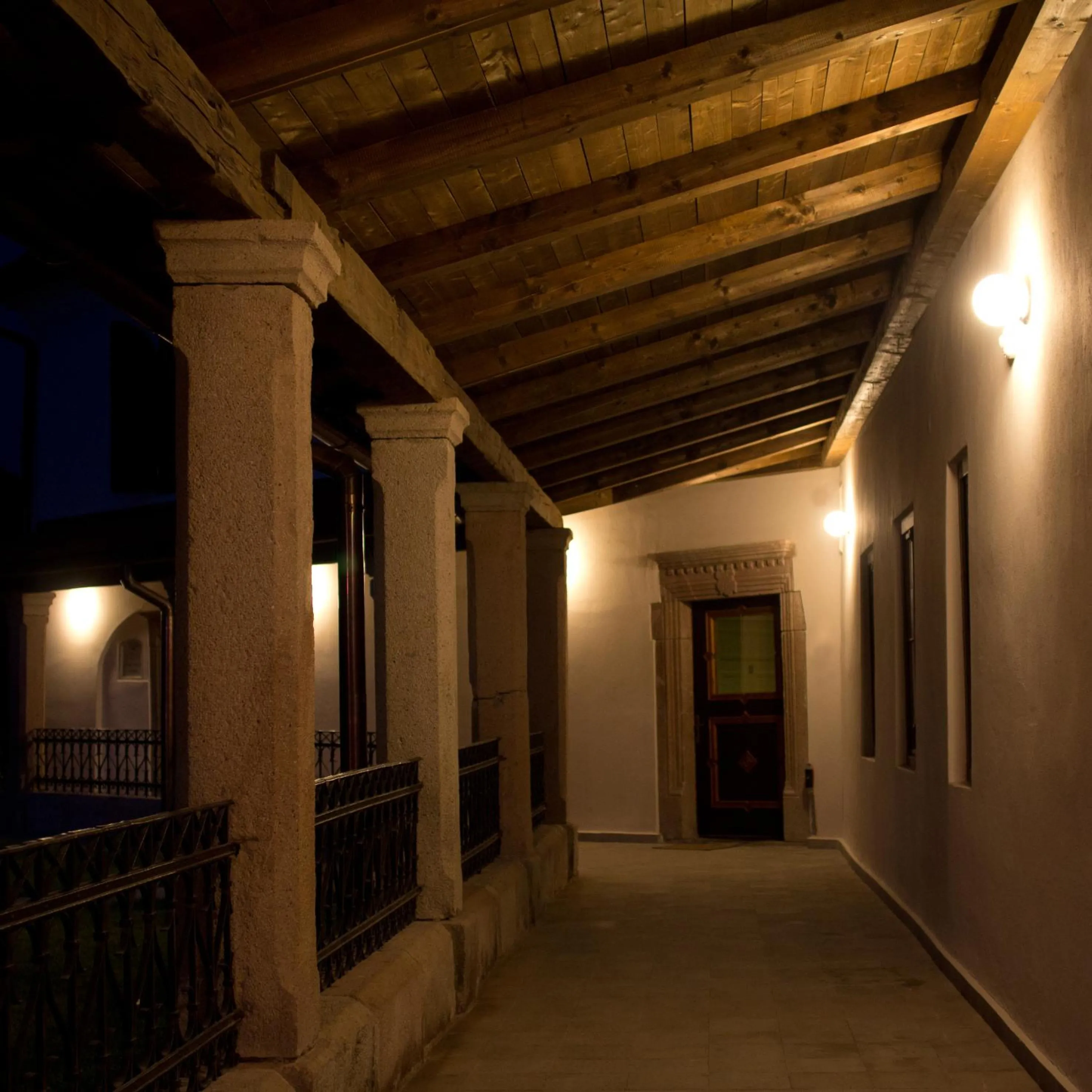 Facade/entrance in Castle Hotel Daniel