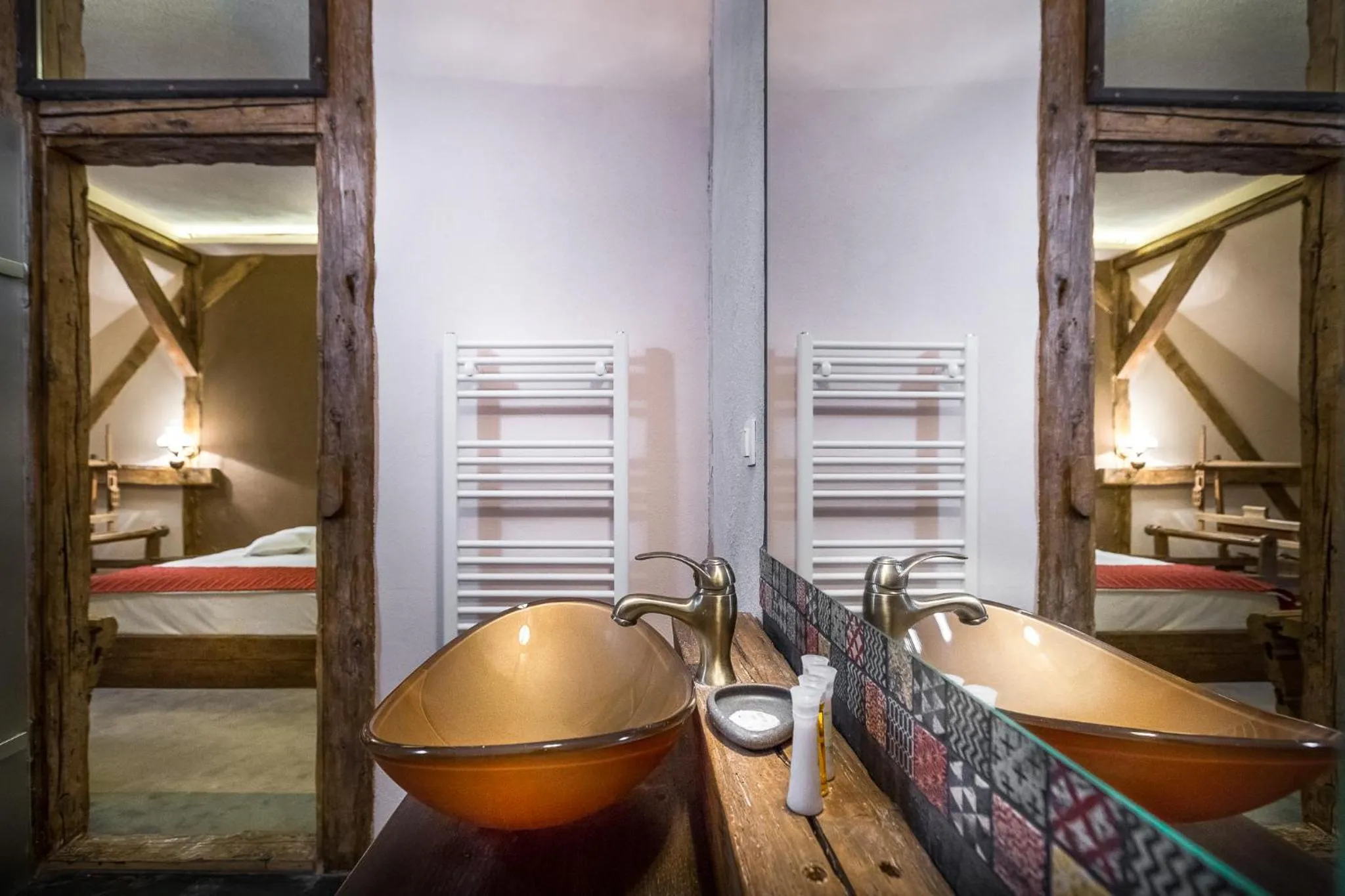 Bed in Castle Hotel Daniel