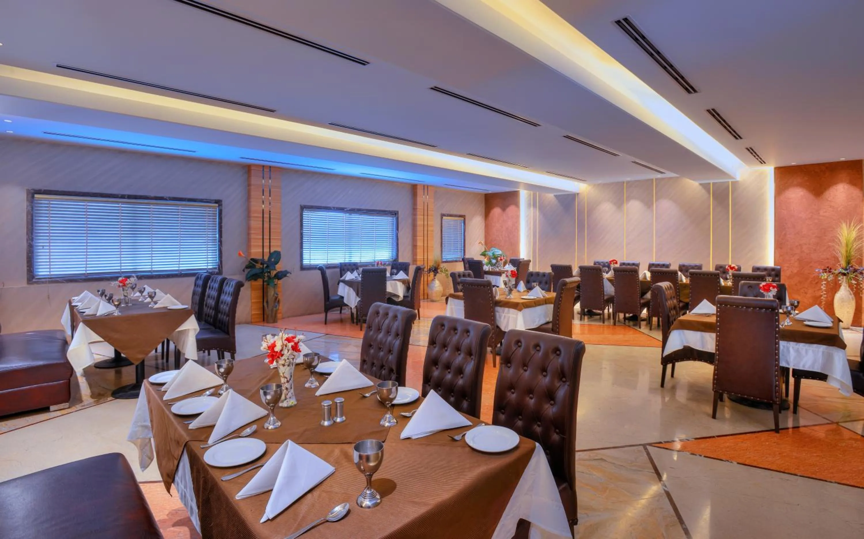 Restaurant/places to eat in Wingston A TreeHouse Hotel, Mathura