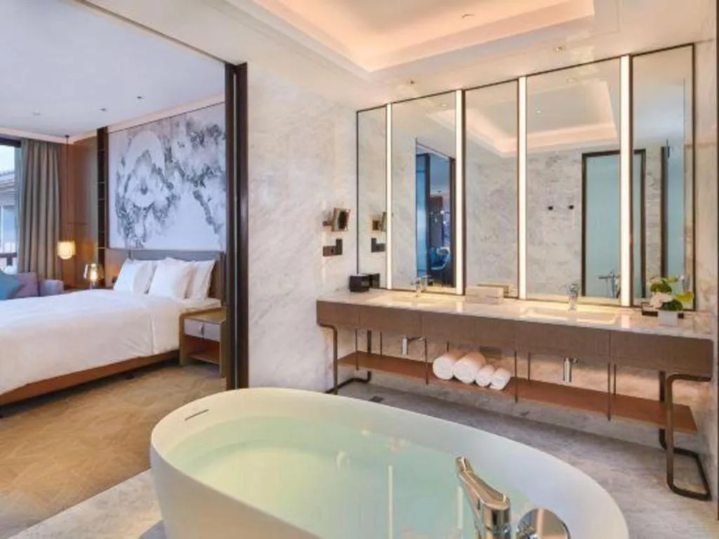 Bed in Steigenberger Hotel SUNAC Jinan