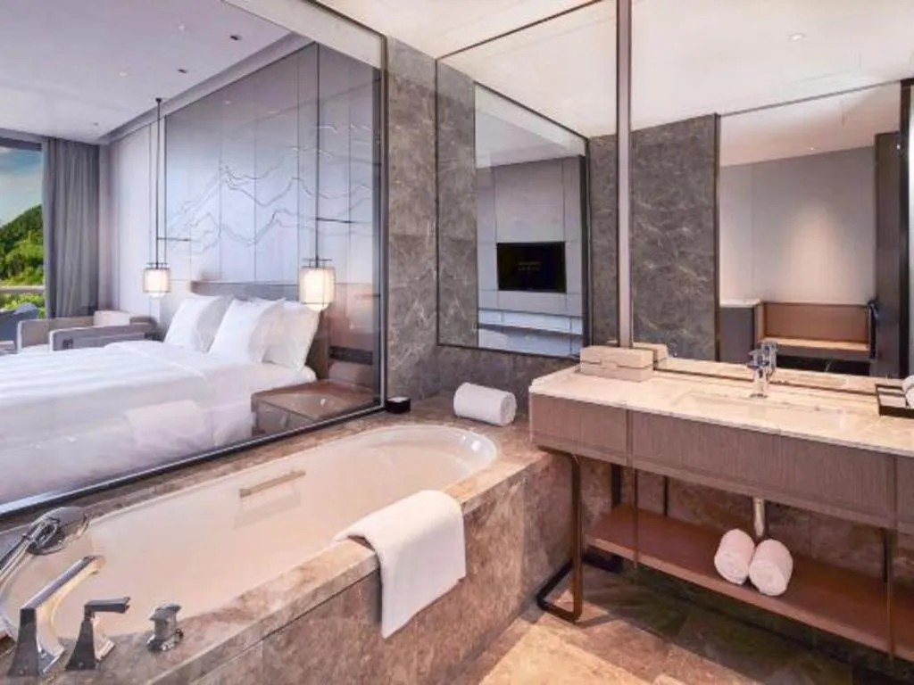 Bed in Steigenberger Hotel SUNAC Jinan