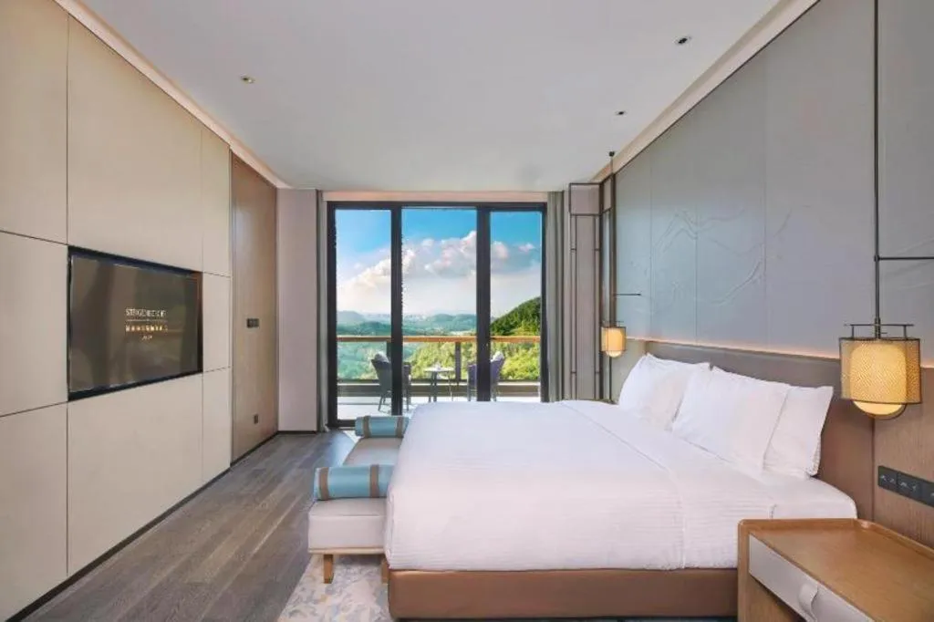 Bed in Steigenberger Hotel SUNAC Jinan