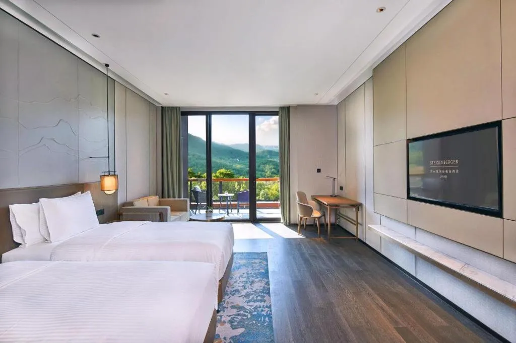 Bed in Steigenberger Hotel SUNAC Jinan