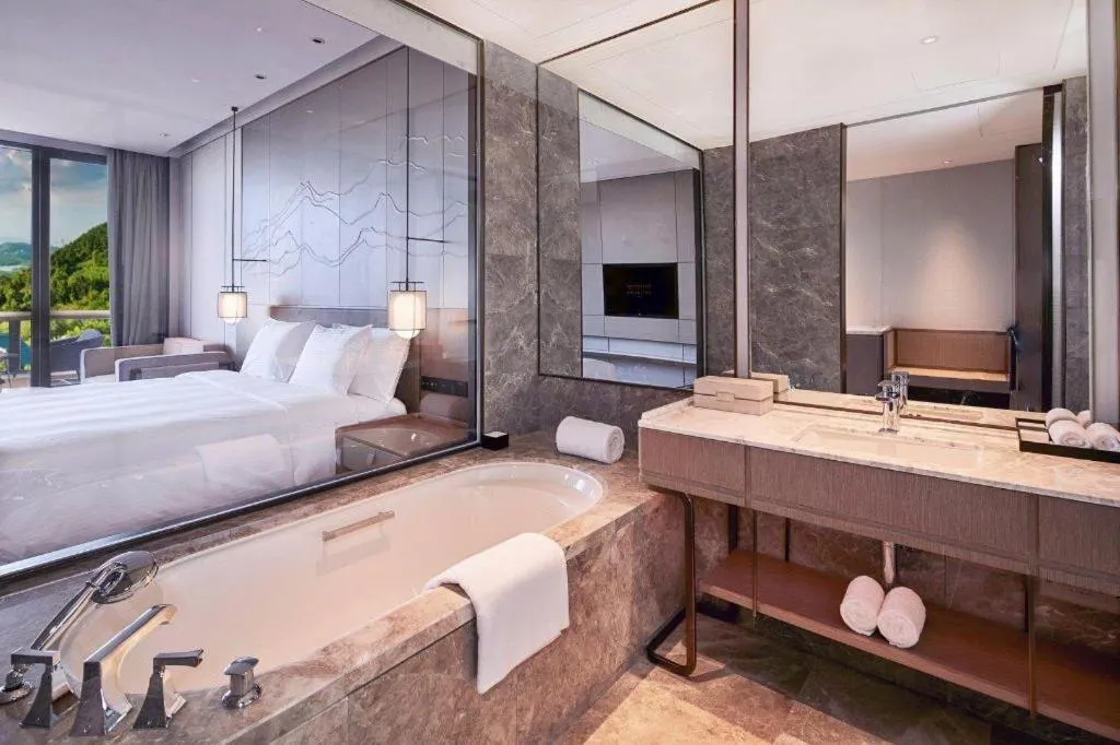 Bed in Steigenberger Hotel SUNAC Jinan