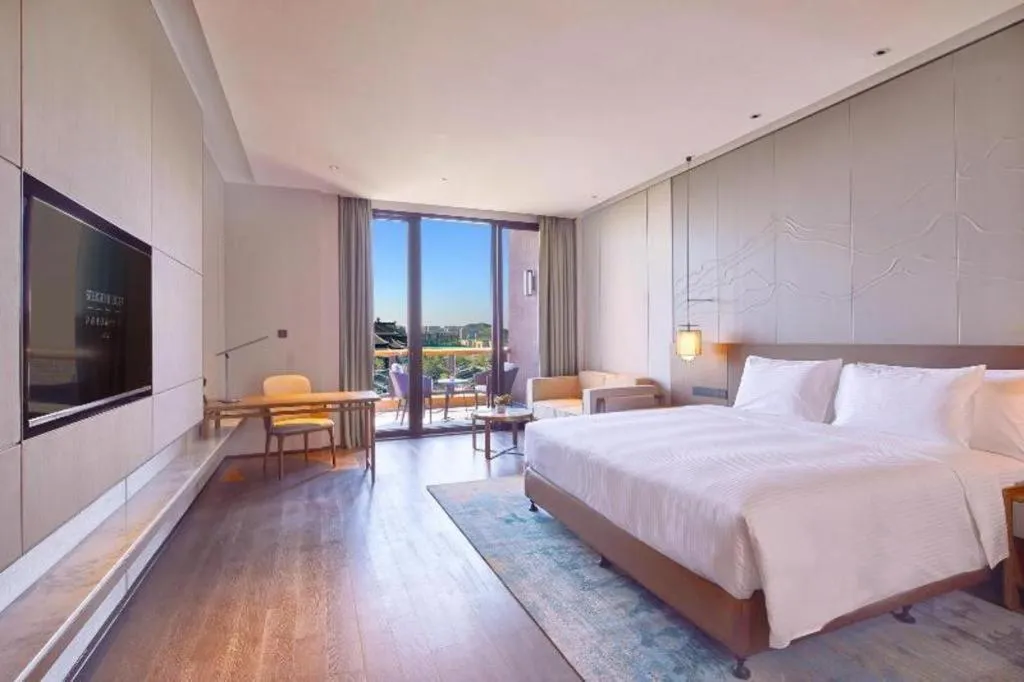 Bed in Steigenberger Hotel SUNAC Jinan