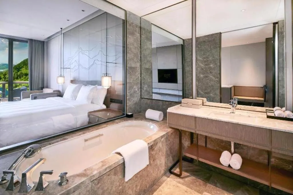 Bed in Steigenberger Hotel SUNAC Jinan