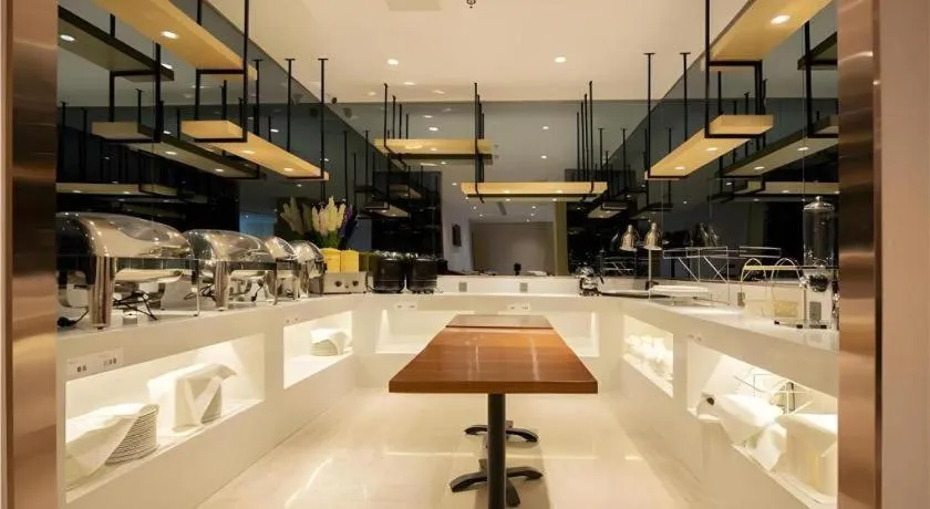 Lavande Hotel Shenyang Middle Street Walking Street Metro Station