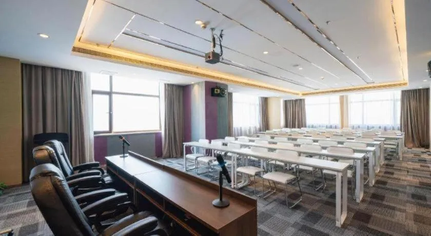 Lavande Hotel Shenyang Middle Street Walking Street Metro Station