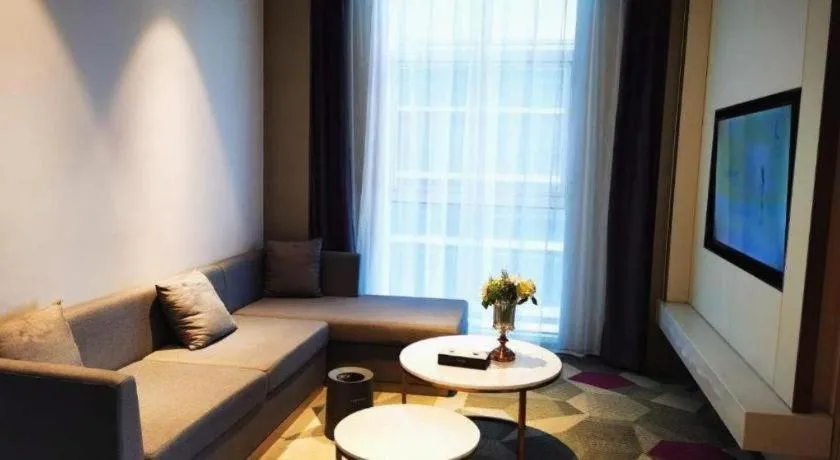 Lavande Hotel Shanghai Jing'an Shibei Gaoxin