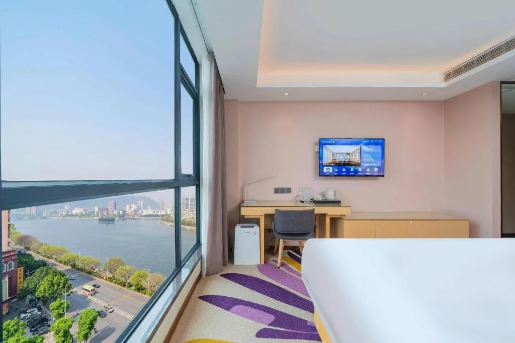 Bed in Lavande Hotel Shaoguan Bainian East Street Fengcai Building