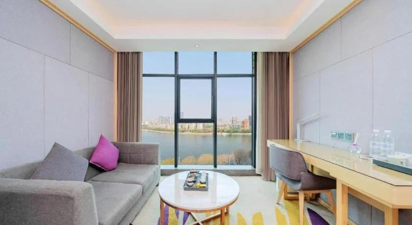 Lavande Hotel Shaoguan Bainian East Street Fengcai Building