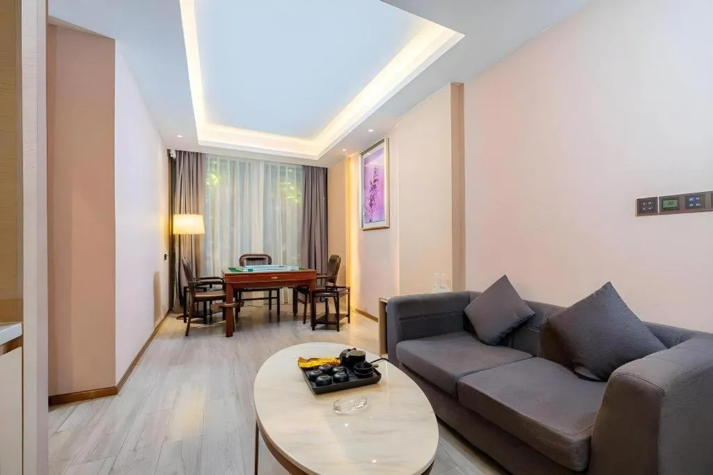 Lavande Hotel Shaoguan Bainian East Street Fengcai Building