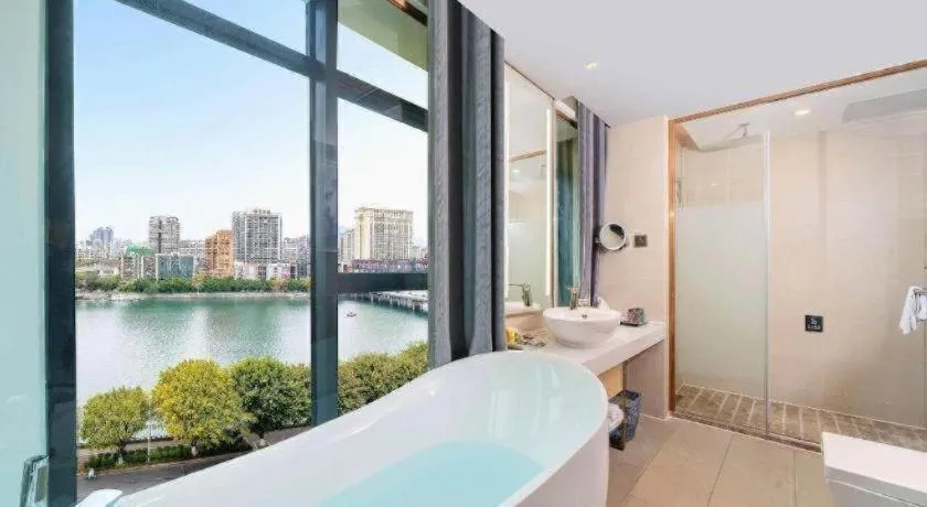 Lavande Hotel Shaoguan Bainian East Street Fengcai Building