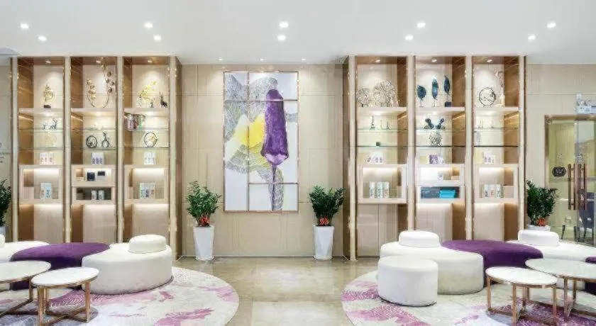 Lavande Hotel Shaoguan Bainian East Street Fengcai Building