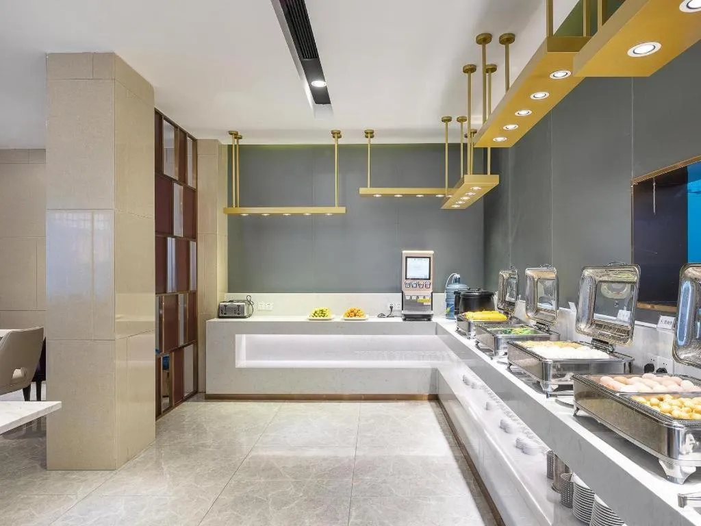 Lavande Hotel Shaoguan Bainian East Street Fengcai Building