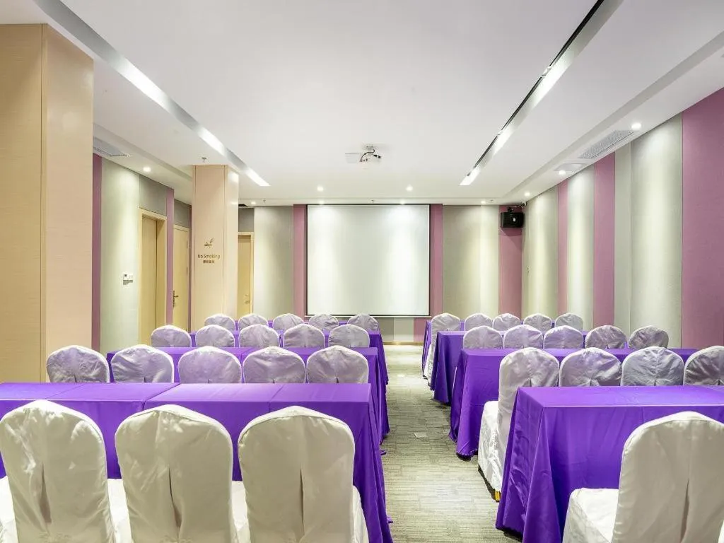 Lavande Hotel Shaoguan Bainian East Street Fengcai Building