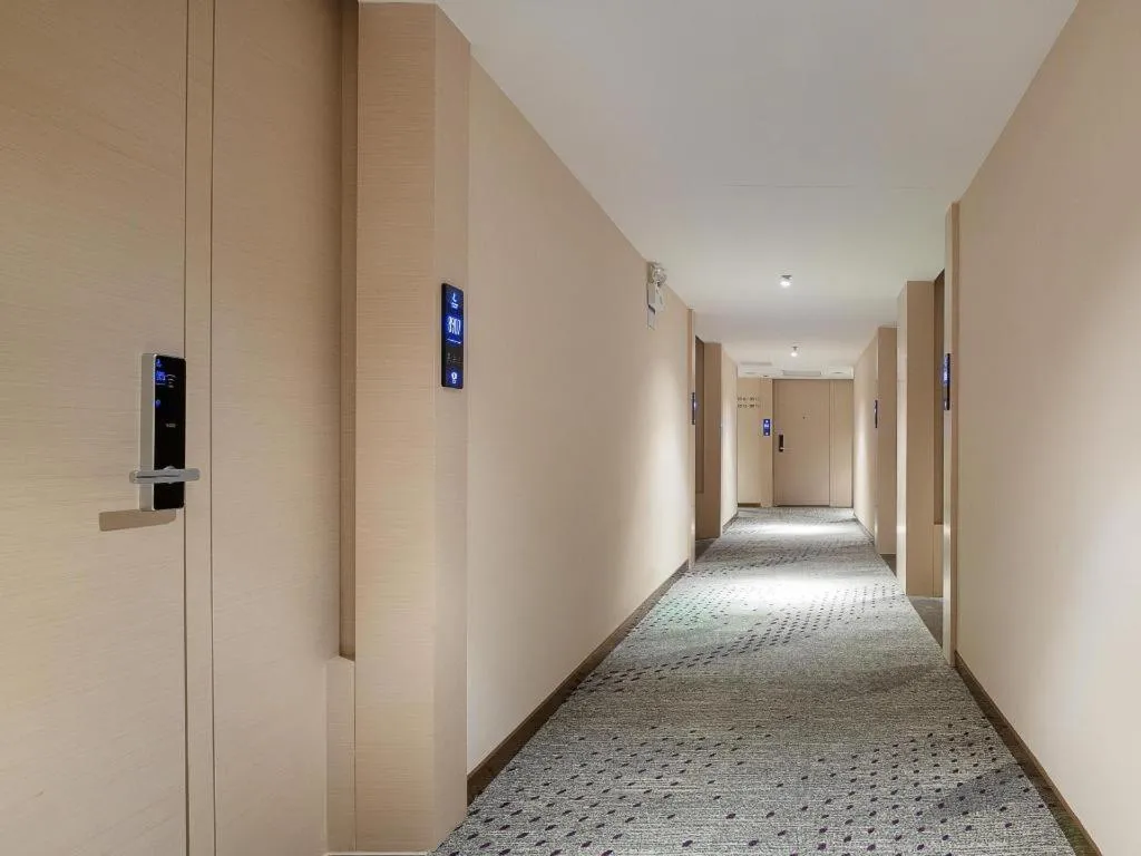 Lavande Hotel Shaoguan Bainian East Street Fengcai Building