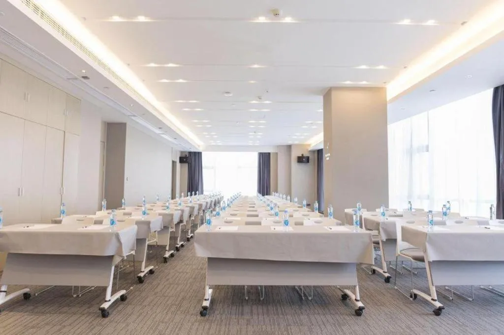 Lavande Hotel Nanchang Aixihu Shida