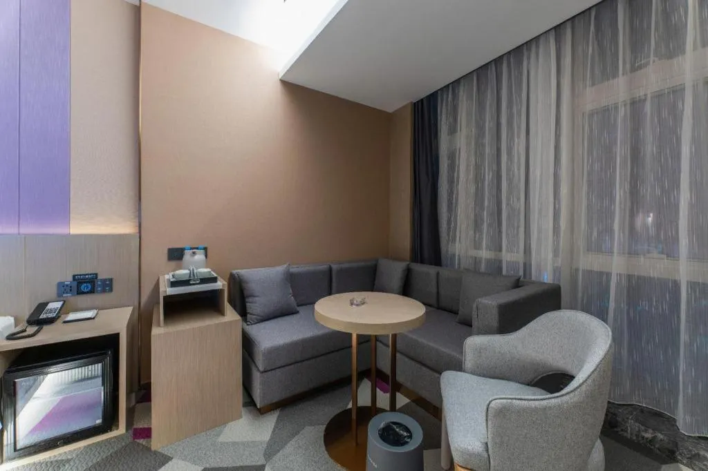 Lavande Hotel Nanchang Aixihu Shida