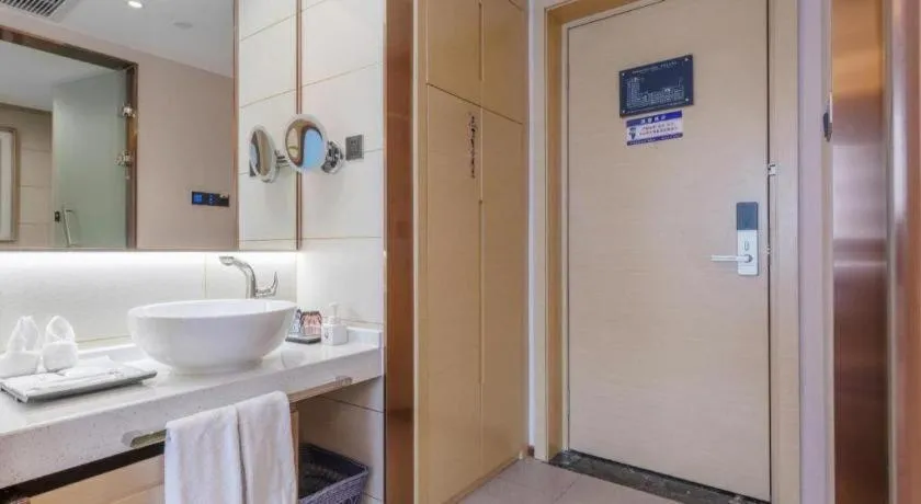 Lavande Hotel Dongguan Shijie Jiarong Shopping Plaza Liuhua Metro Station